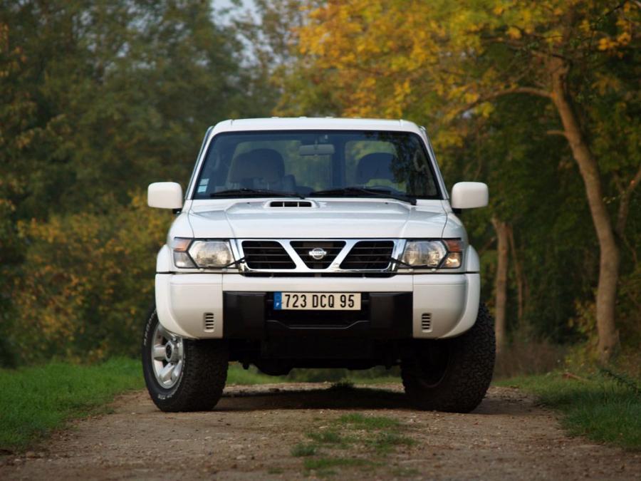 Nissan Patrol GR 3-Door 1997 года  (фото 1 из 17)
